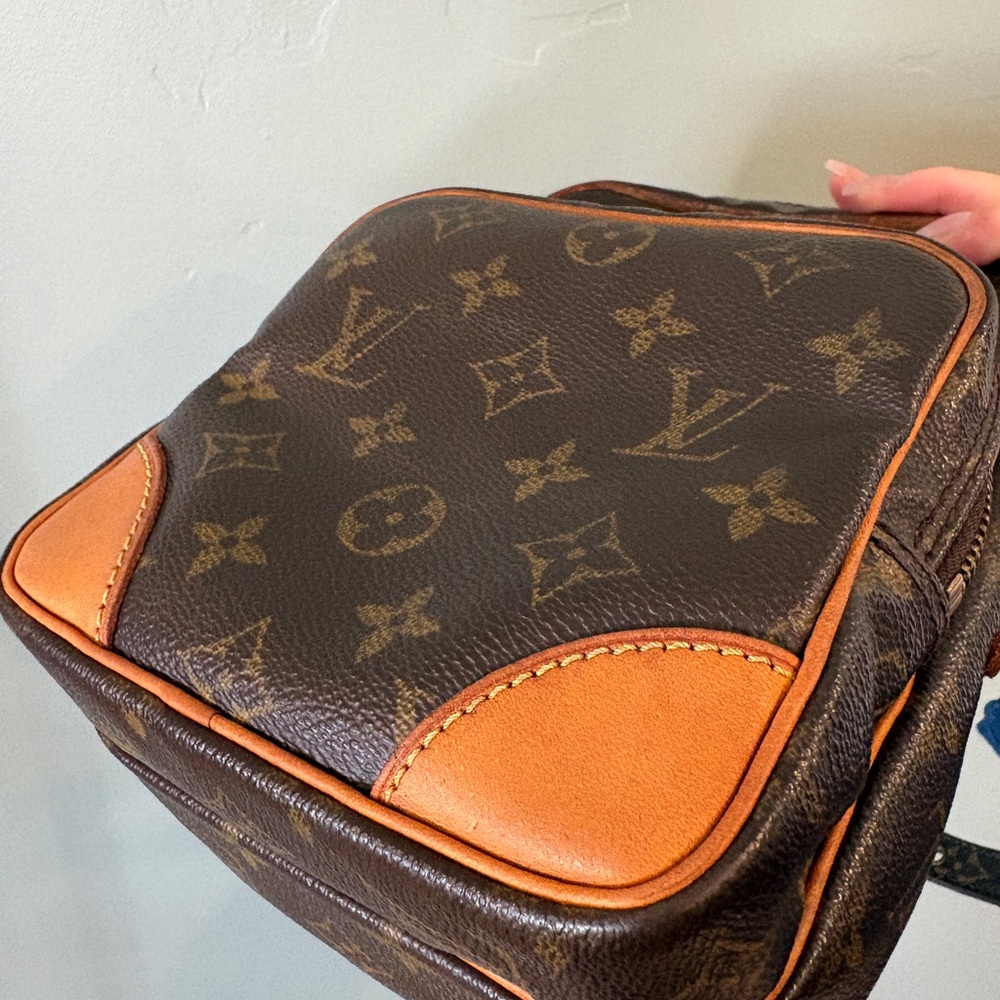 Louis Vuitton Amazon Crossbody Bag - Picture 5 of 16